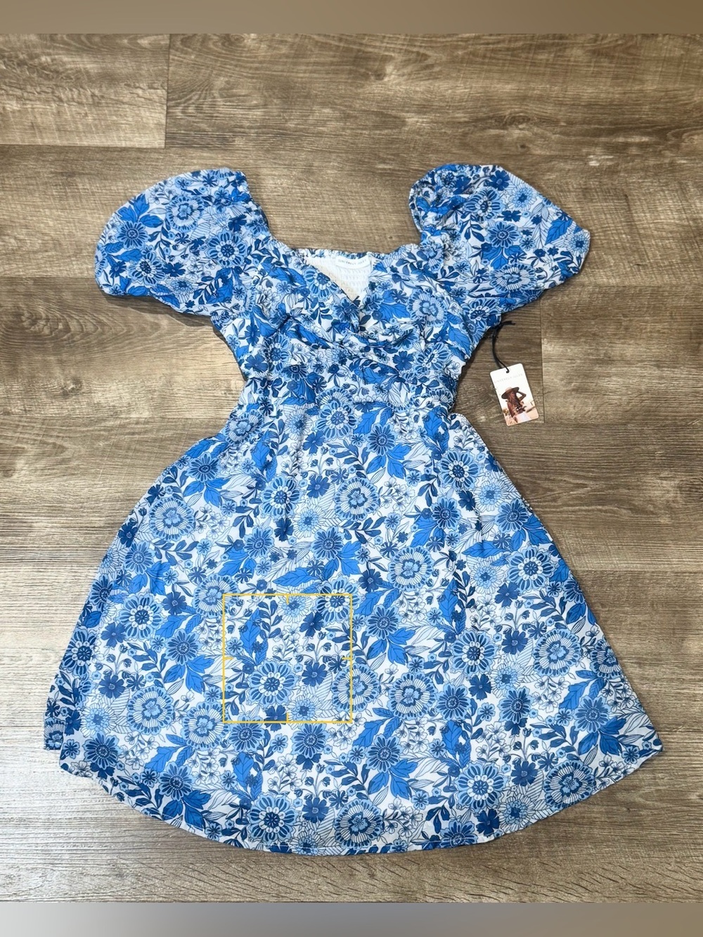 Nwt Sincerly Jules short sleeve V neck smocked back chiffon dress blue white Med